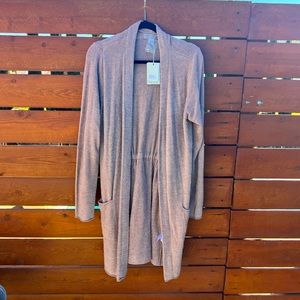 Barefoot dreams brand new sweater. Super soft. Size large.